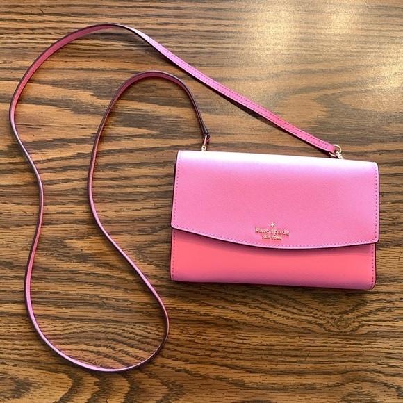 Kate Spade Pink Long Shoulder/Crossbody. 6 card slots Int Zip Pocket. EUC!‌‌‌ - Picture 1 of 10